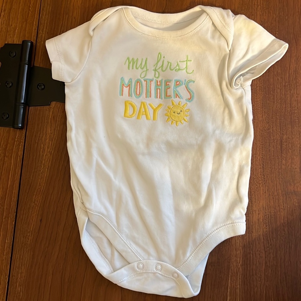 Gymboree short sleeve baby onesie - Mothers Day Outfit